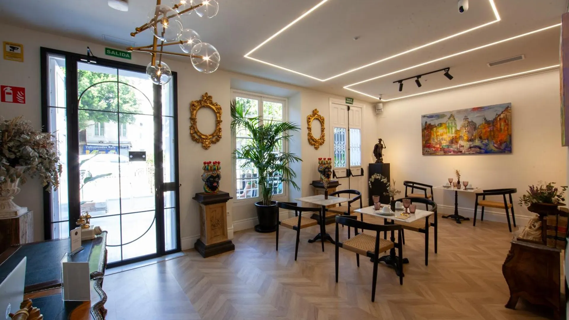 Pries Homes - Little Lotus Малага 0*,