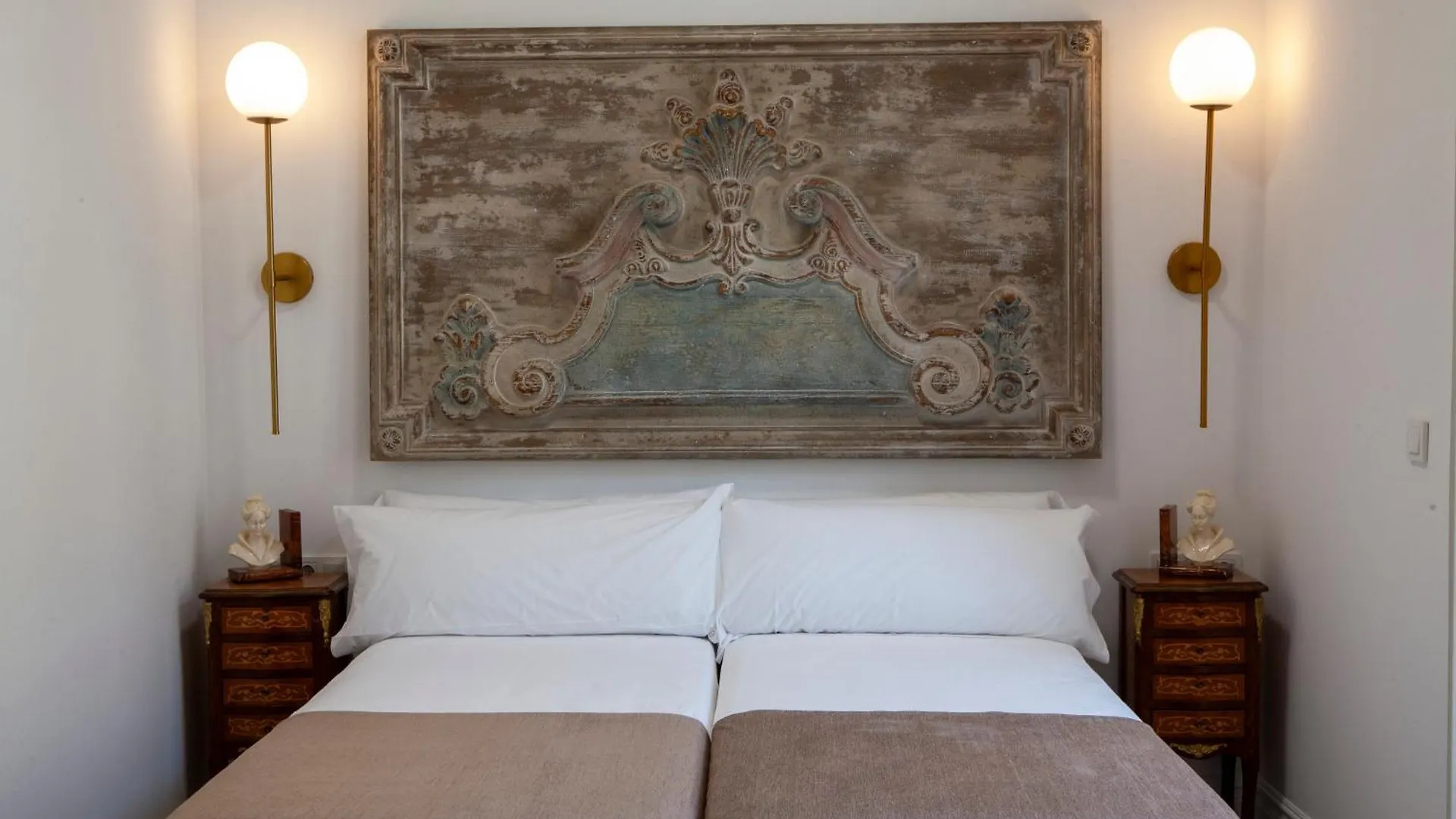 Pries Homes - Little Lotus Malaga Apartment