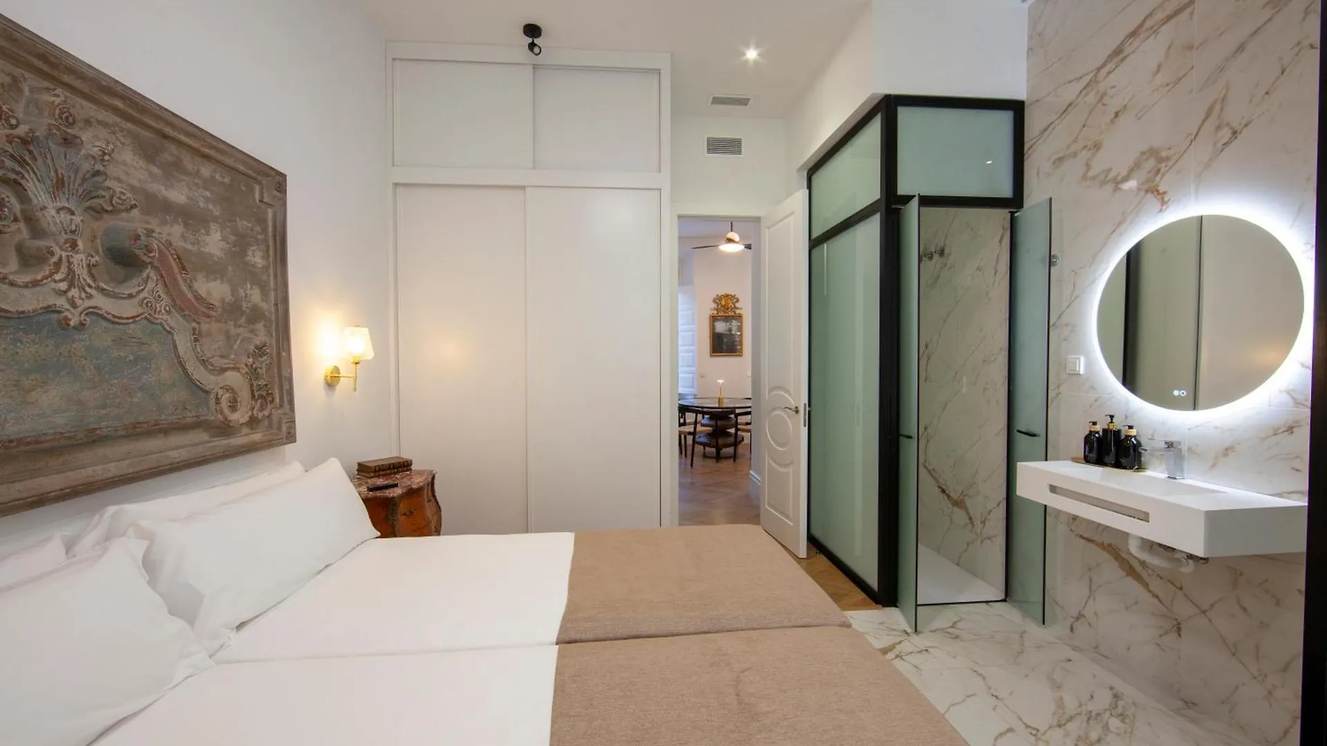 Pries Homes - Little Lotus Malaga Apartment