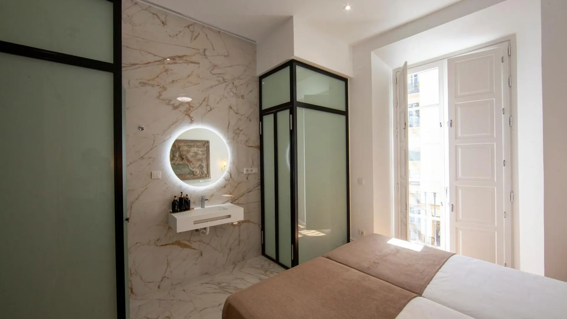 Pries Homes - Little Lotus Malaga 0*,  Spain