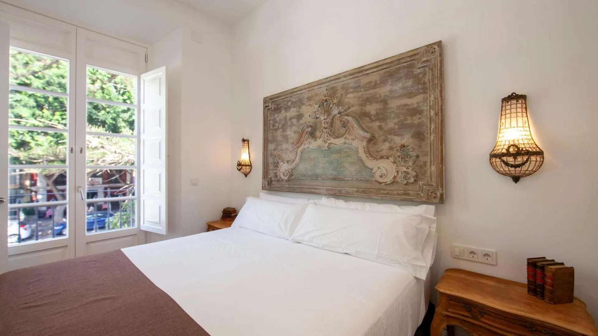 Pries Homes - Little Lotus Malaga Apartment