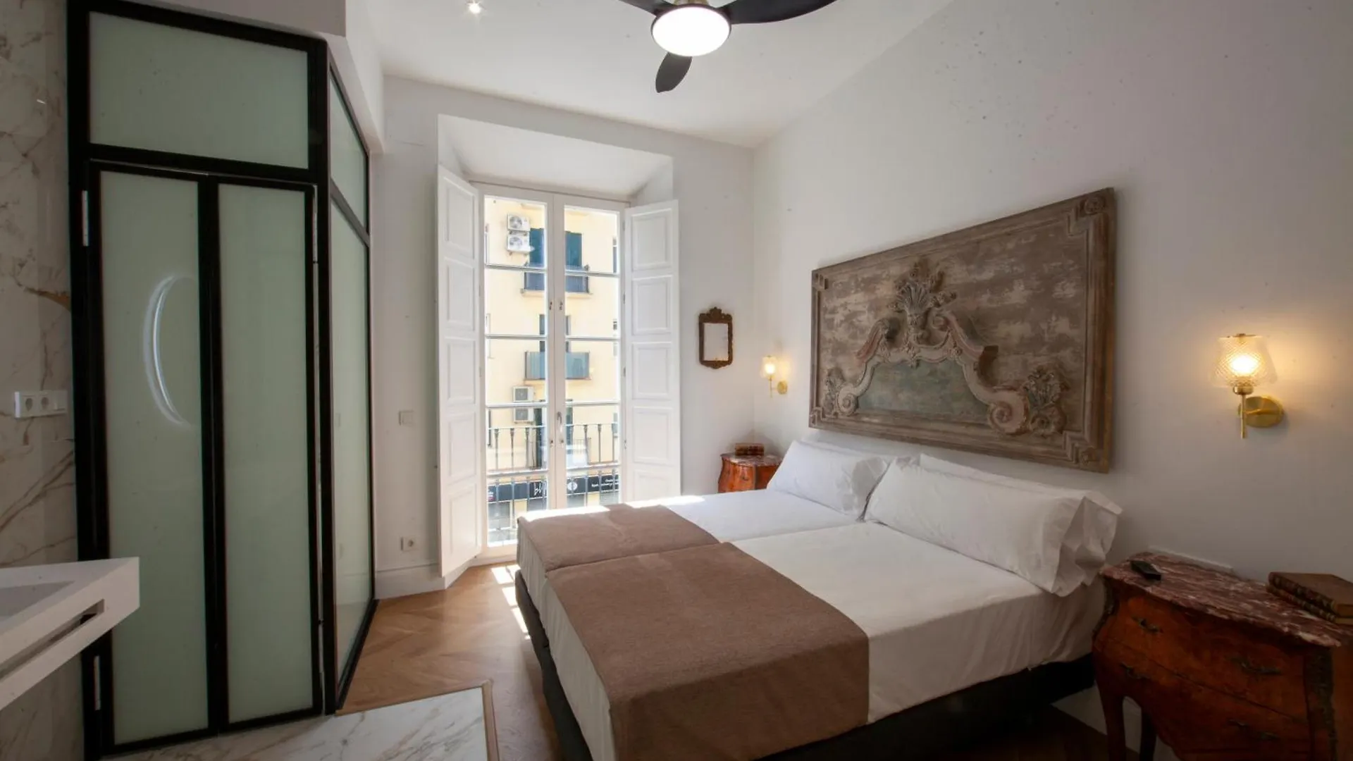 Pries Homes - Little Lotus Malaga Apartment