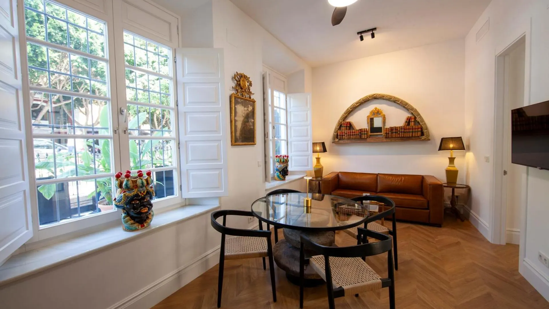 Pries Homes - Little Lotus Malaga Apartment